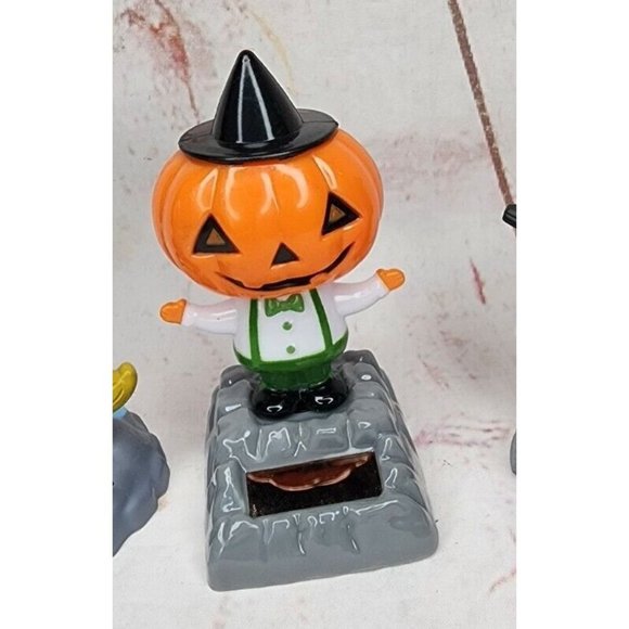 Solar Pumpkin Man, Swinging Ghost And Flying Witch Moveable Halloween Decor - Picture 4 of 11